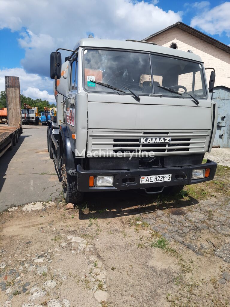 Tigarbo  alustalla KamAZ 53229 betoniauto