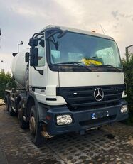 FML  alustalla Mercedes-Benz Actros 3241 betoniauto