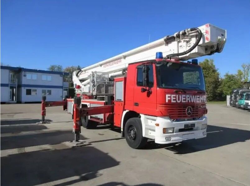 Mercedes-Benz Actros 2640 6x2 Emelőkosaras 42m nostolava-auto